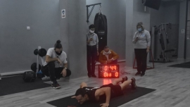 Έλληνας μπήκε στα ρεκόρ Γκίνες για τα περισσότερα push ups σε 1 λεπτό (vid)