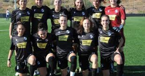 Την ΑΕΚ υποδέχεται στο Βαρδινογιάννειο Αθλητικό Κέντρο η ομάδα ποδοσφαίρου γυναικών του ΟΦΗ.