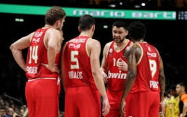 Ο Ολυμπιακός κέρδισε στο ΣΕΦ με 99-93 τη Μακάμπι και ήρθε πρώτος στην κανονική περίοδο