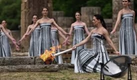Την πρόταση του να διεξάγονται μόνιμα οι εκλογές του Προέδρου της Δ  Ο  Ε   στην Αρχαία Ολυμπία,