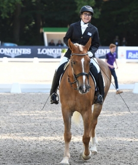 Η 20χρονη ιππέας με διπληγία και το άλογό της, τη Miss Olympia, σπάνε τα στερεότυπα σε Ελλάδα και Βαλκάνια