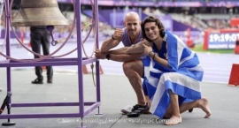 Ο Νάσος Γκαβέλας έγραψε ιστορία με χρόνο 11.02 πανηγύρισε και πάλι το χρυσό