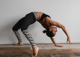 Pilates με έμφαση στους κοιλιακούς και τους γλουτούς (vid)
