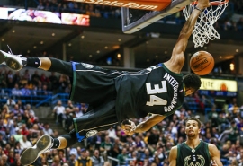 Αντετοκούνμπο: Καταιγιστικός ο «Greek Freak» [vid]
