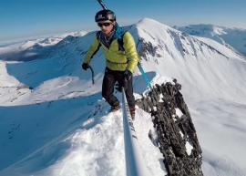 Κίλιαν Ζορνέτ: Ορειβατώντας στο… κενό (vid)